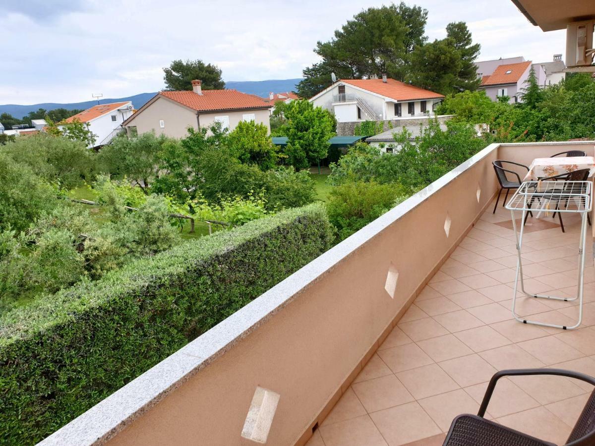 Apartments Elvira Krk Town Buitenkant foto
